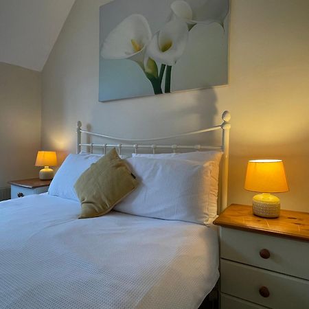 Large 5 Bed House In Scarborough Near The Beach, Large Garden & Hot Tub Exterior photo